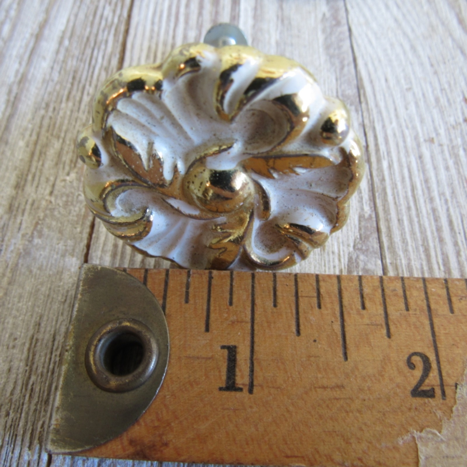Vintage Knobs White & Gold Cabinet Door Drawer Pulls Hollywood Regency 9 Knobs