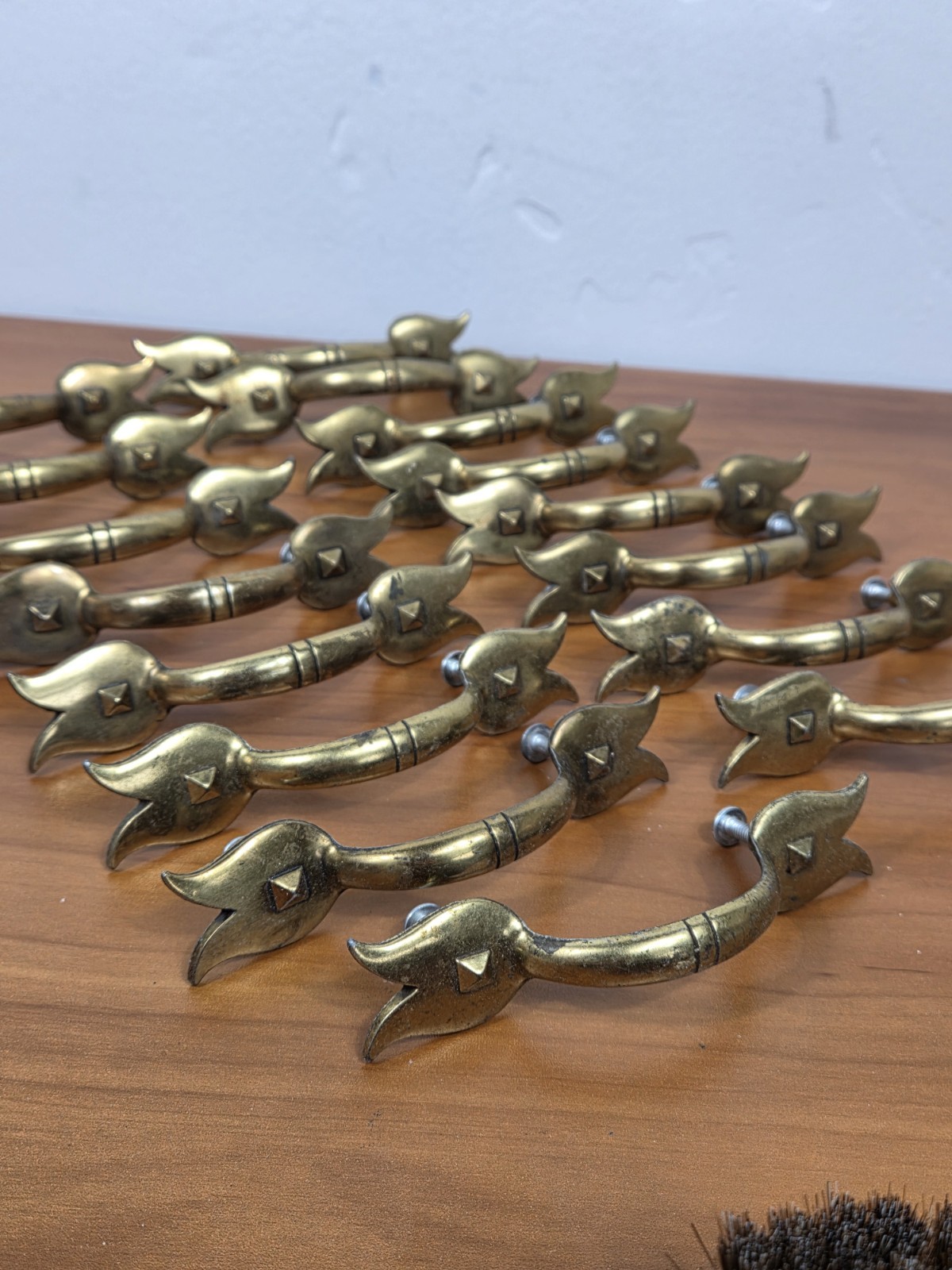 Vtg Keeler Brass Co N7536 Brass Drawer Pulls – Lot of 16 – Tulips