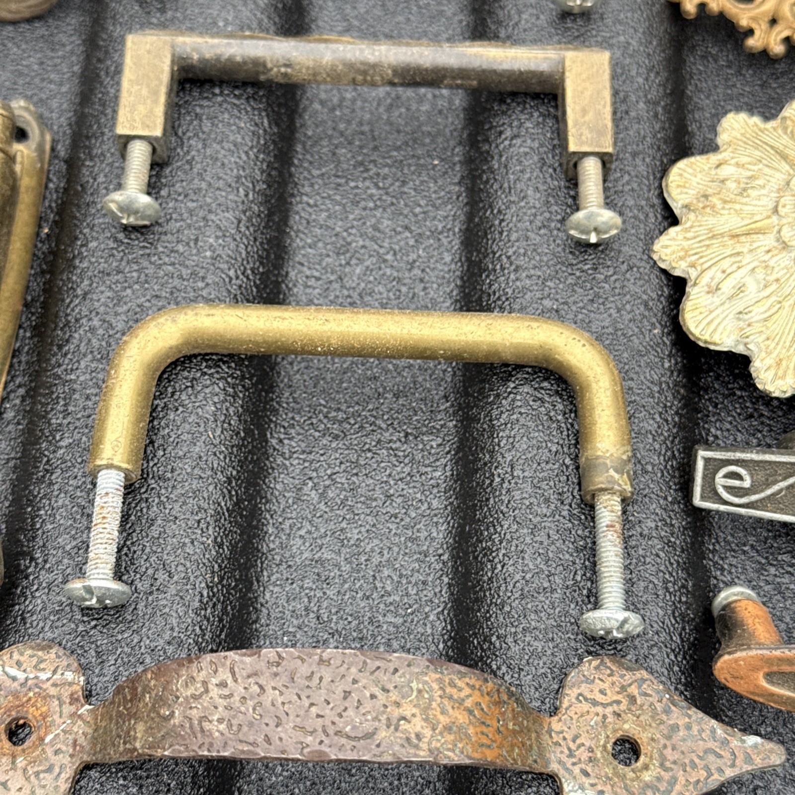 Lot Of Antique & Vintage Misc Hardware Lock Drawer Pulls & Cabinet Knobs Metal