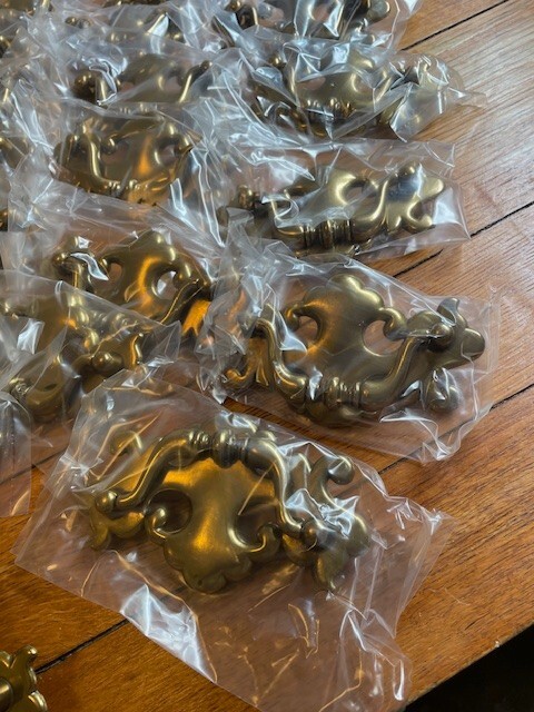 Set of 25 NEW Brass Chippendale Batwing Drawer Hardware Pull 3″ center