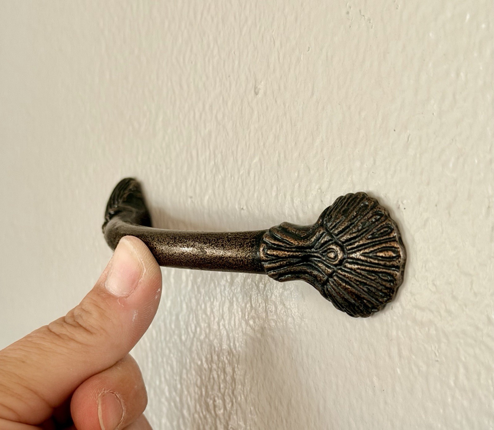 Set Of 2 Antique Bronze Metal Drawer Pulls Carved Metal Fanned Peacock Feathers