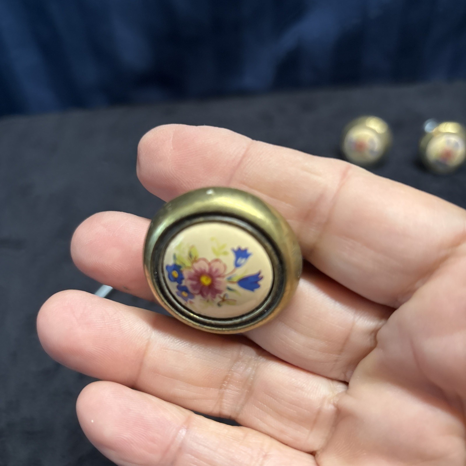 Lot of 4 Brass and Porcelain Blue/Pink Flower Drawer Pulls Door Knobs R7