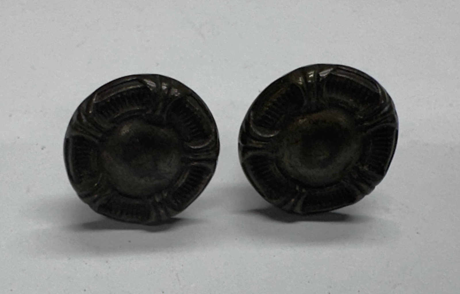 Lot of 8 Antique Brass Round Ornate Dresser Drawer Cabinet Pulls Knobs