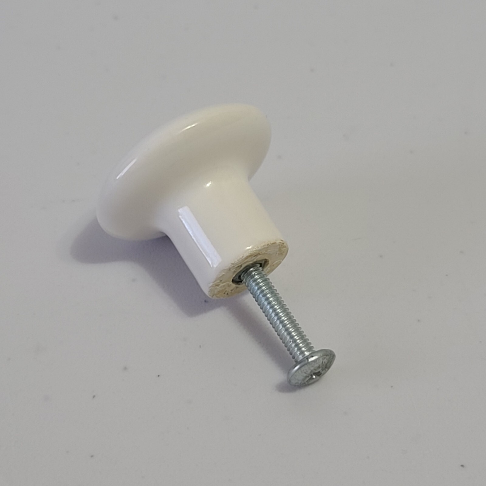 Vintage White Ceramic Floral Bouquet Round Drawer Pull 1 3/8″