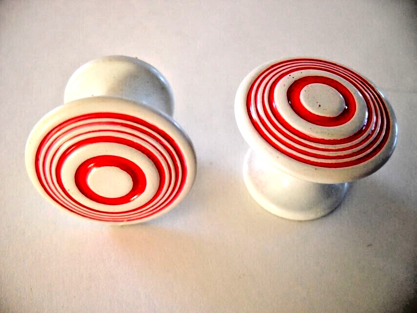 One Vintage Nos White Enamel Metal Drawer / Cabinet Knob Red Concentric Circles