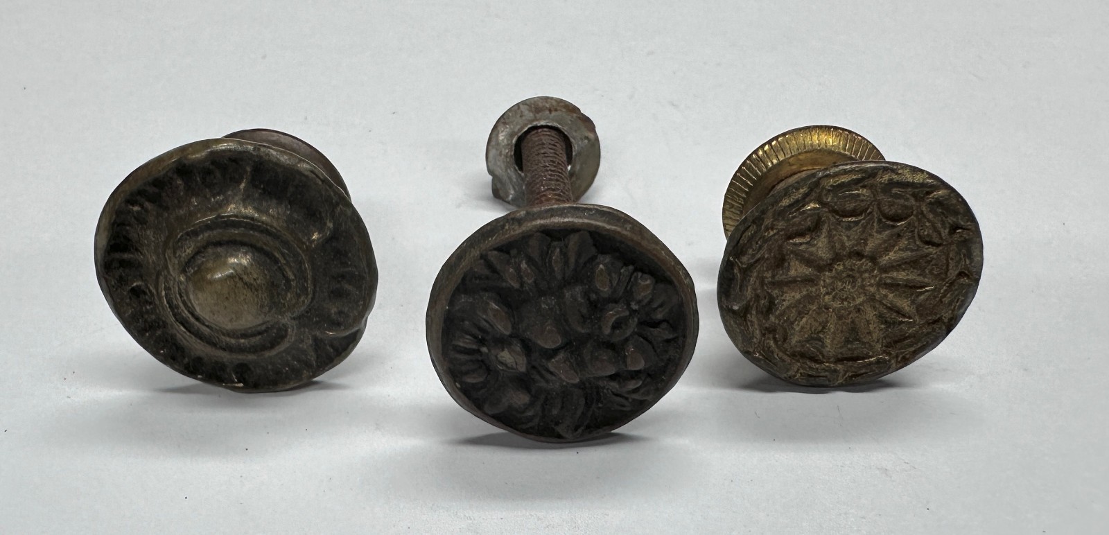 Lot of 8 Antique Brass Round Ornate Dresser Drawer Cabinet Pulls Knobs