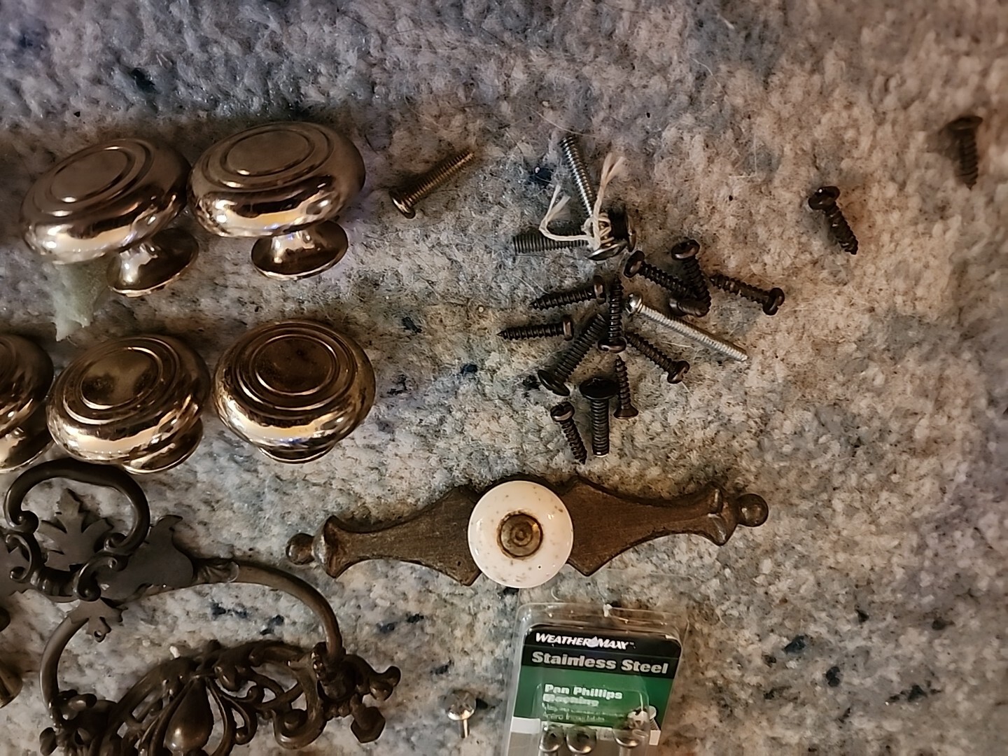 Lot Of Antique/vintage Drawer Pulls Brass Porcelain Wood Screws Some Sealed