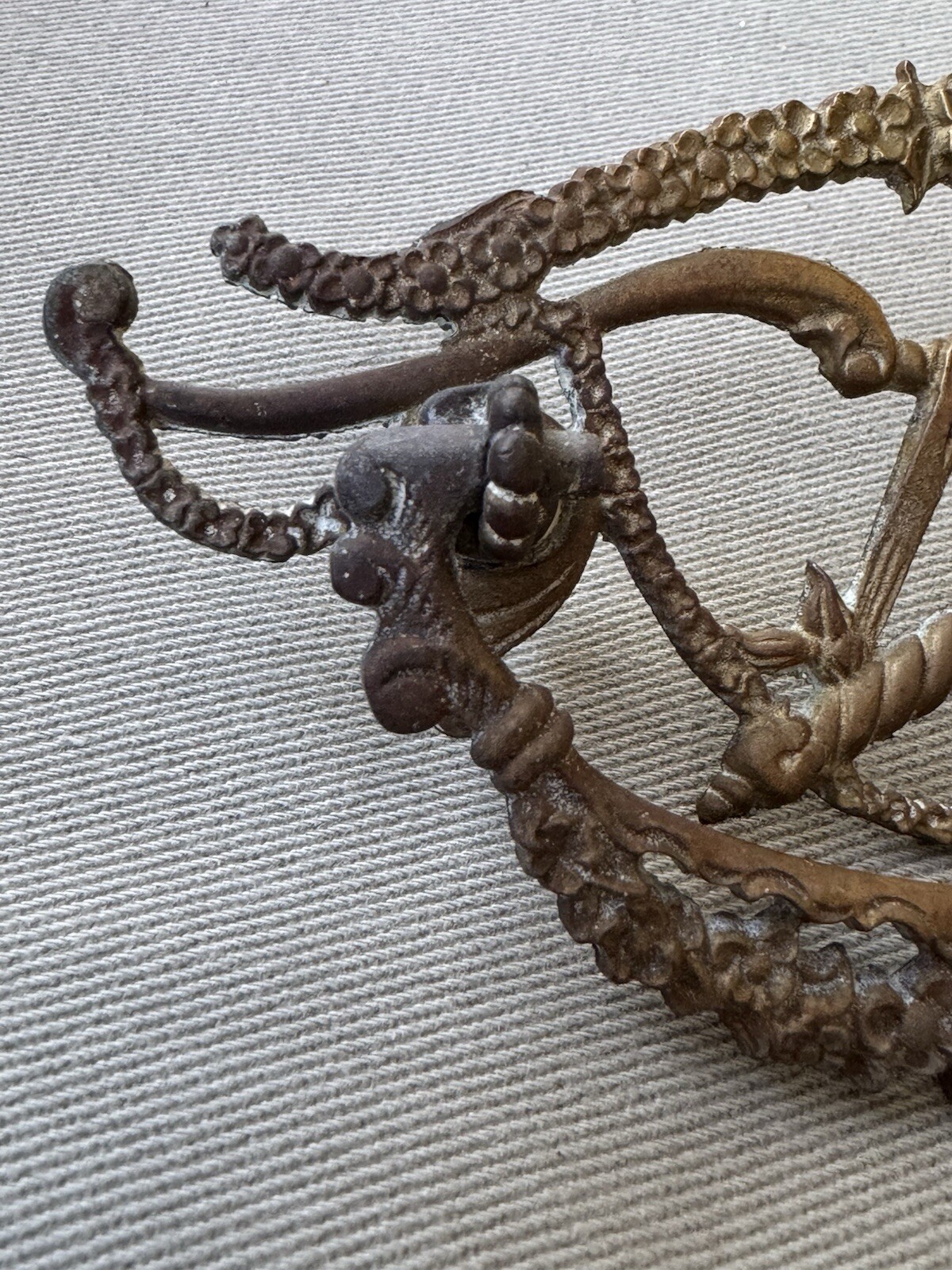 Antique Ornate Floral Pattern Bronze Tone Metal Drawer Pull