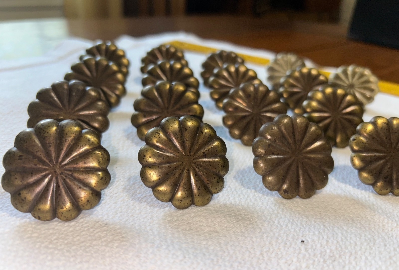 Lot 17 Vintage 60s Brass Ornate Drawer Pulls Floral Cabinet Knobs Round MCM