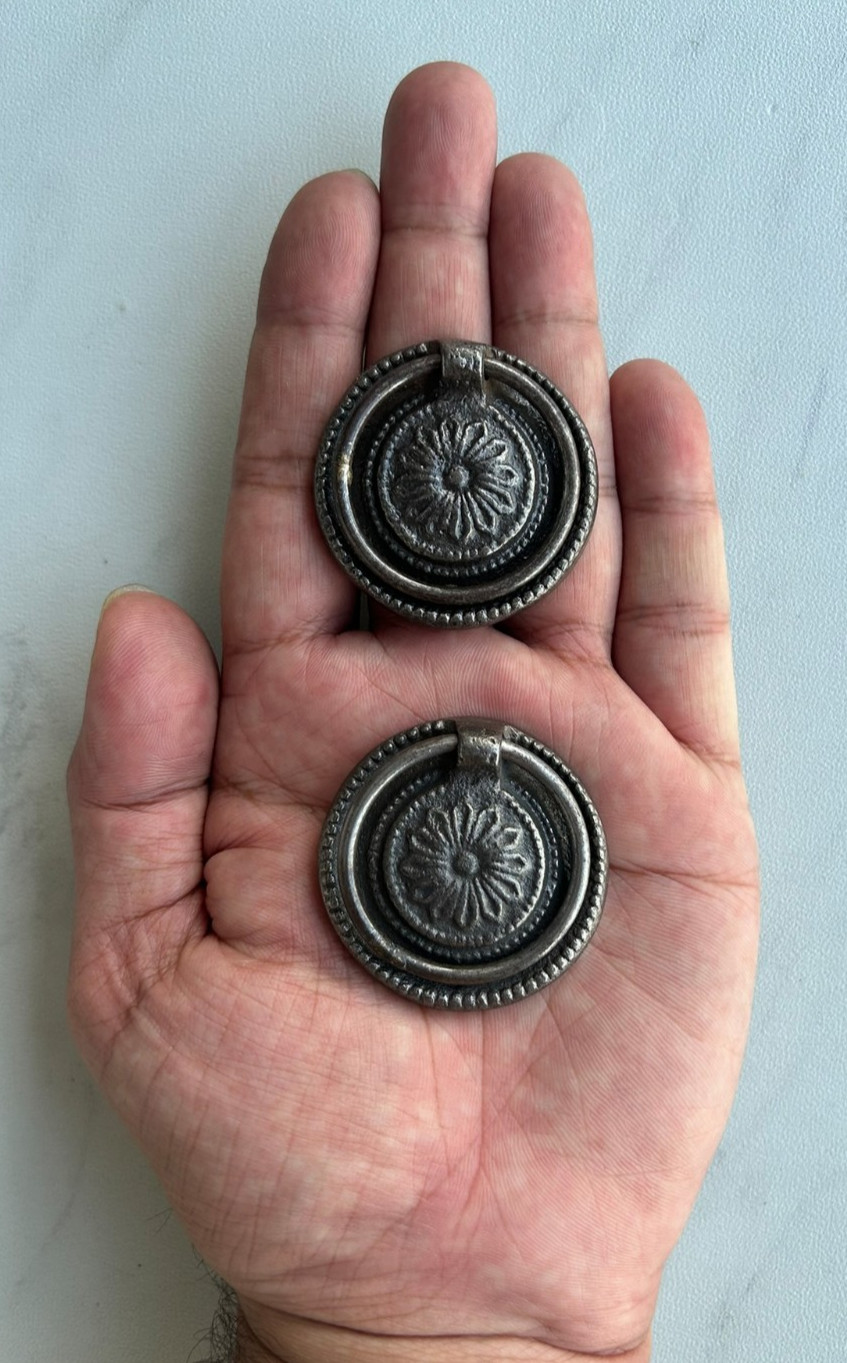 Vintage Round Old-Style Iron Cabinet Drawer Door Ornate Knob Handle Pull 2pcs