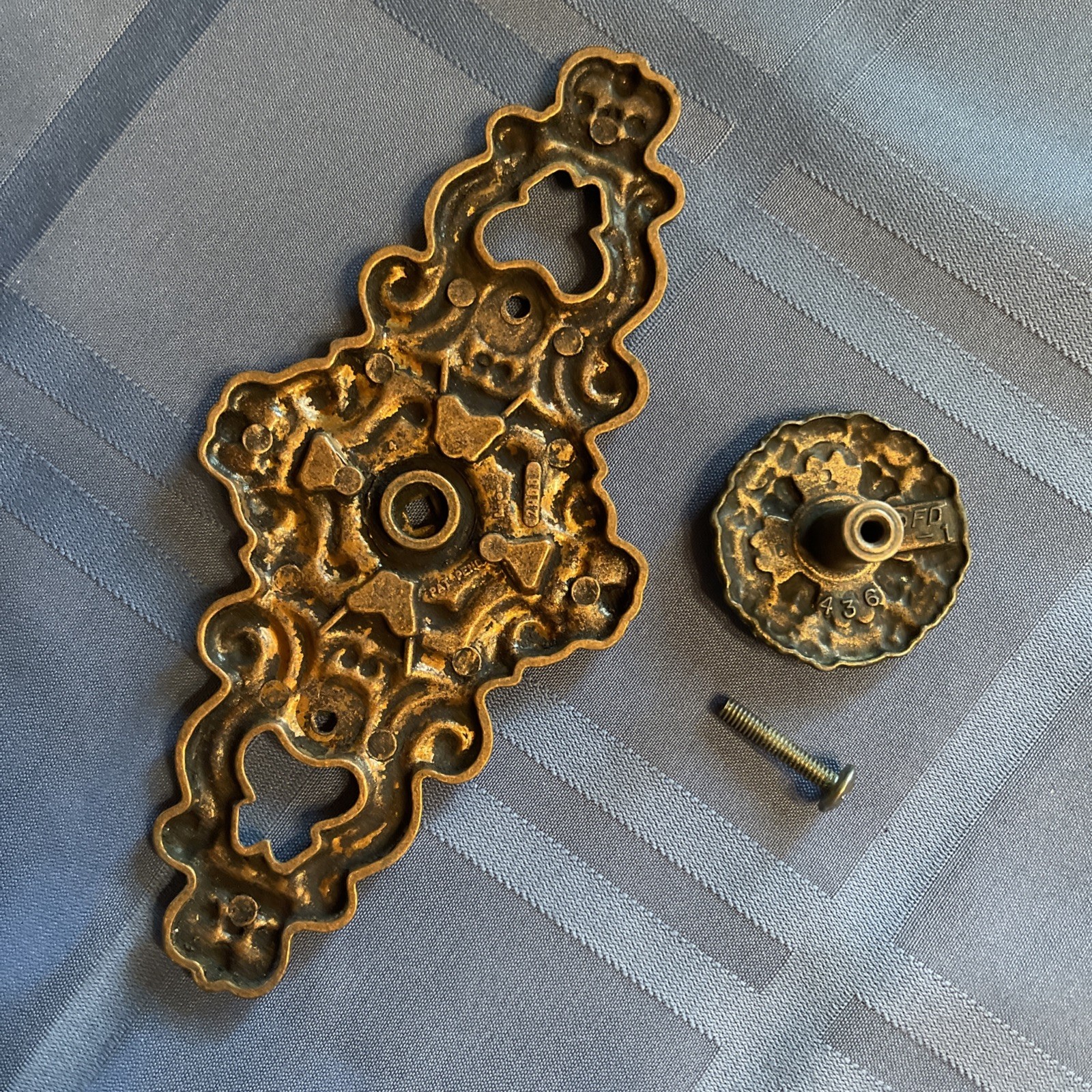 Vintage Hyer Ornate Brass Cabinet Door Knob Large Hollywood Regency Mid Century