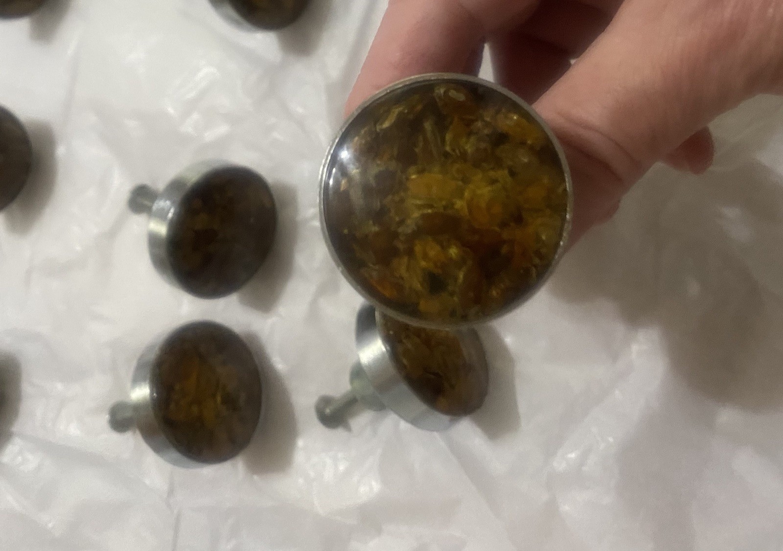 Retro 1970s Amber Resin Cabinet Pulls Hardware with Screws – Lot of 24″