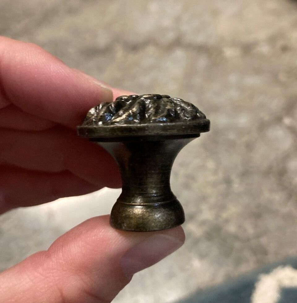 Vintage 70s Ornate Floral Oil Rubbed Antique Brass Round Drawer Knob Pull Handle