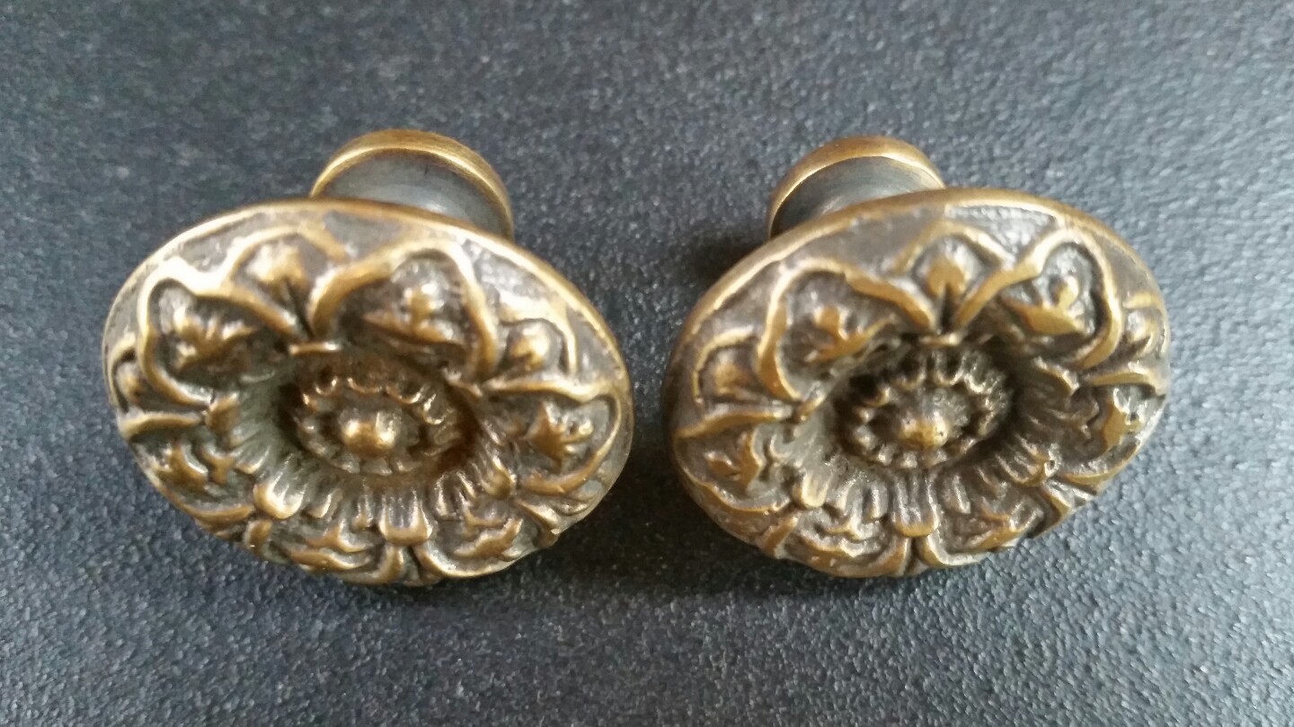 2 Antique Vict. Style Solid Brass ROUND KNOBS Ornate FLORAL 1-1/4″ dia. #K25