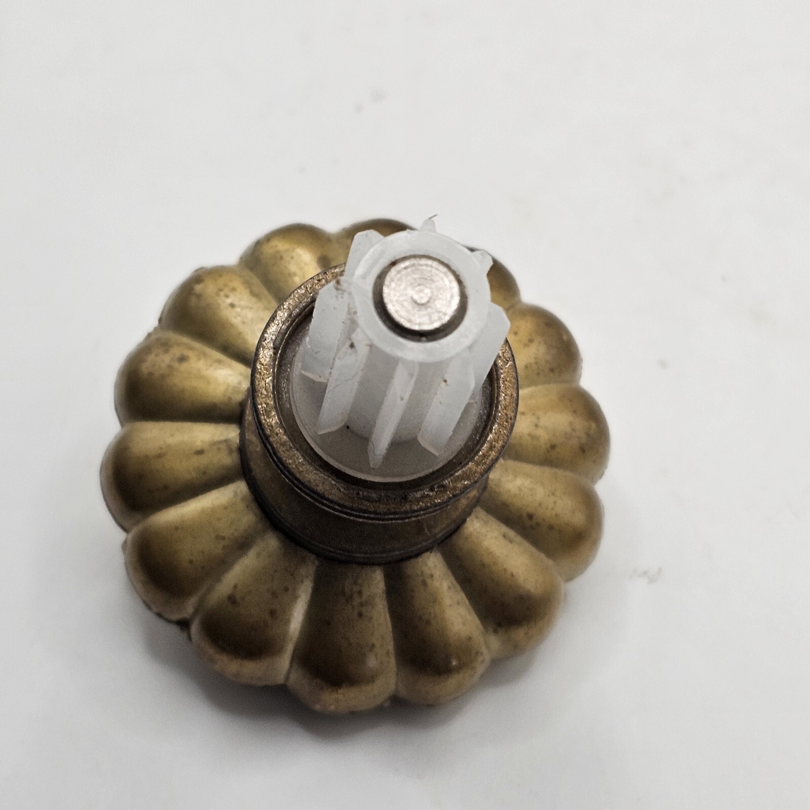 Brass Round Scalloped Door Vintage Dresser Drawer Cabinet Knob Floral