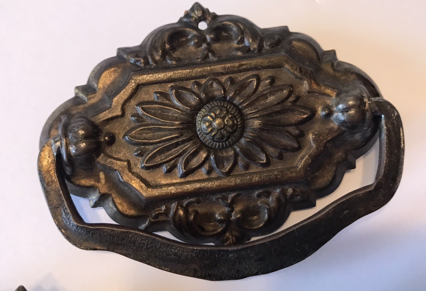 8 Vintage Style Furniture Black/Gold Ornate Metal Knobs & Handles LOT