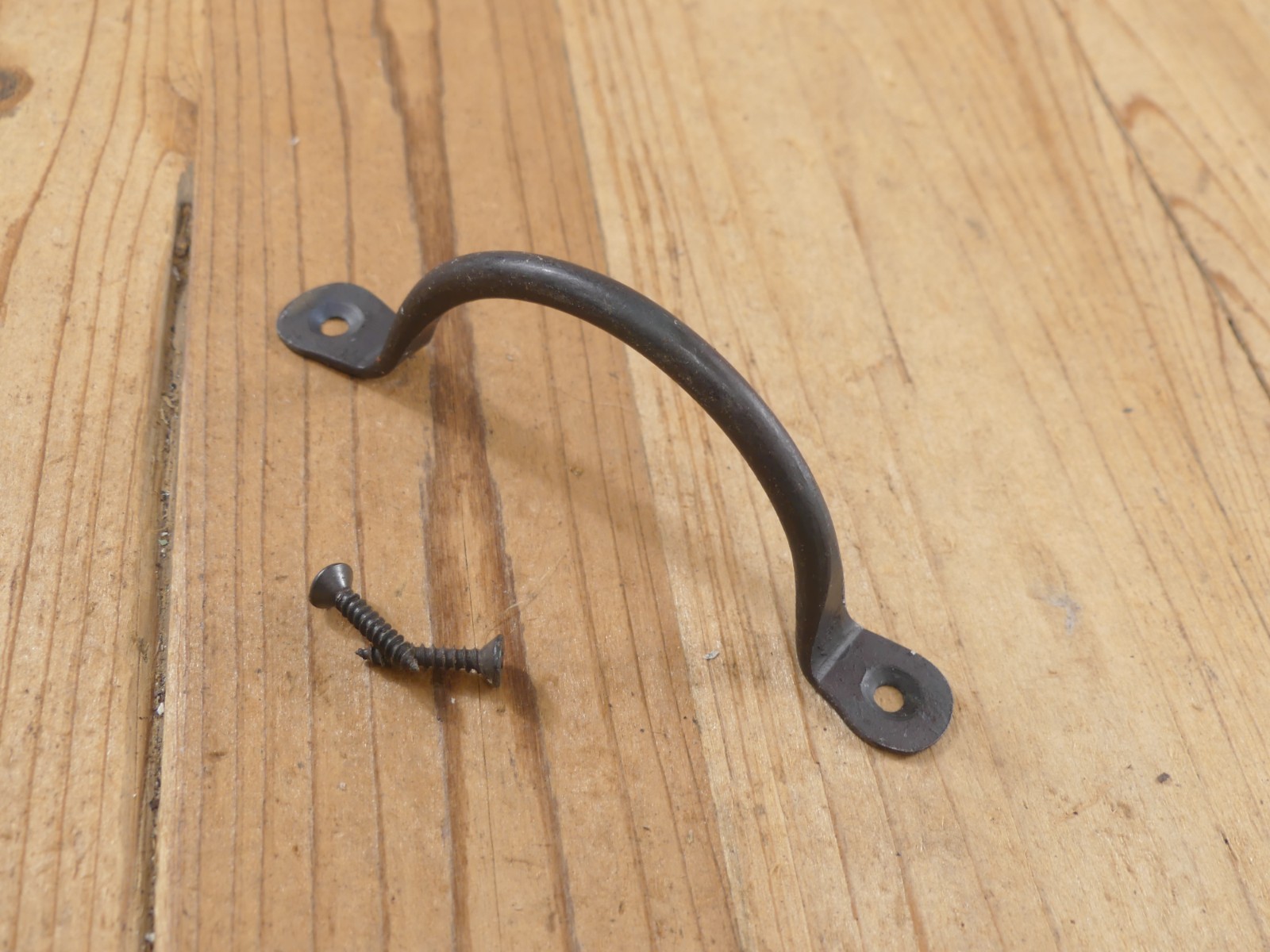 5 HAND FORGED IRON DRAWER BIN PULLS 4 1/4″ LONG CABINET HANDLES KITCHEN BATH