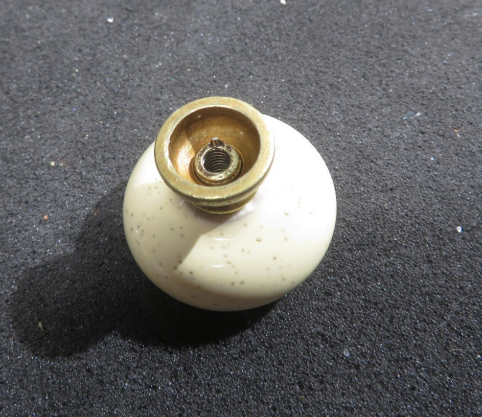 10 NOS Vintage Speckled Ivory Porcelain Brass Cabinet Drawer Mushroom Pulls