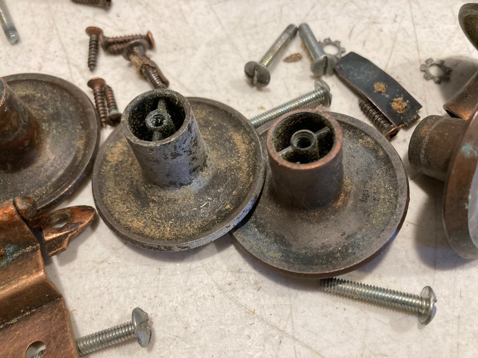 Vtg Amerock RDCA 1960 Bronze Copper Floral Knobs Pulls French Provincial 28+ pcs