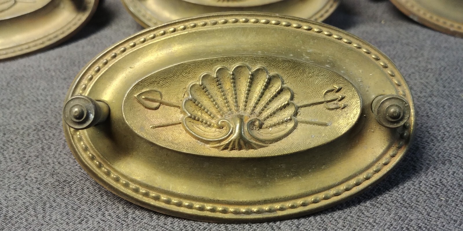 4 Brass Furniture Drawer Pull Back Plate Crossed Trident Clam Shell Bail Antique