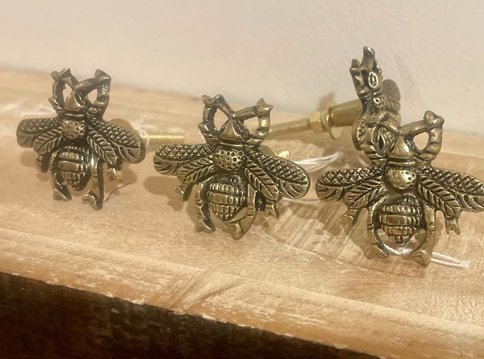 2; Antique-Gold Metal Drawer Pulls Handles Bee Vintage-Brass Cabinet Door Knobs