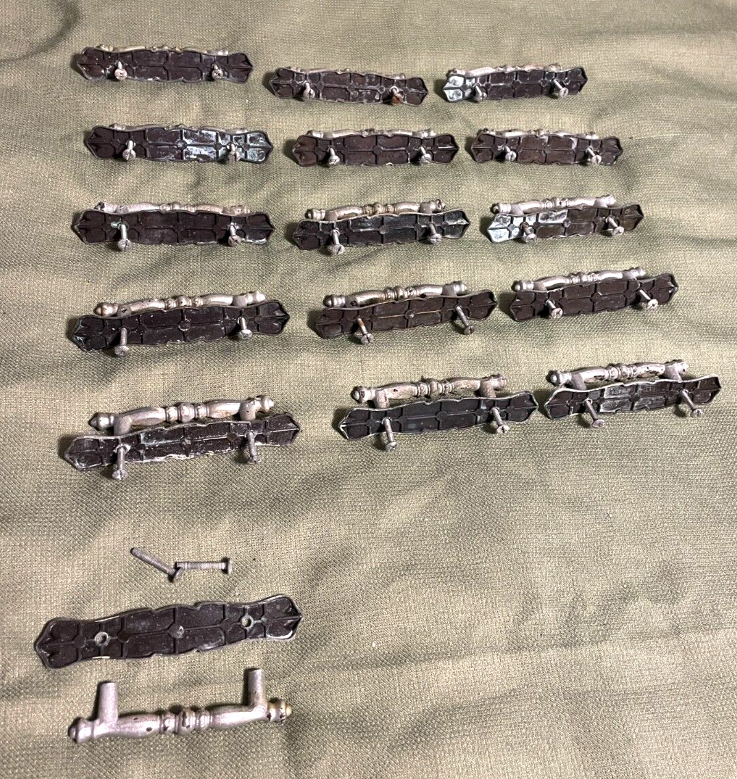 vintage 1971 (LOT OF 16) AMEROCK “CARRIAGE HOUSE” BRASS DRAWER PULLS 176A-1 rare