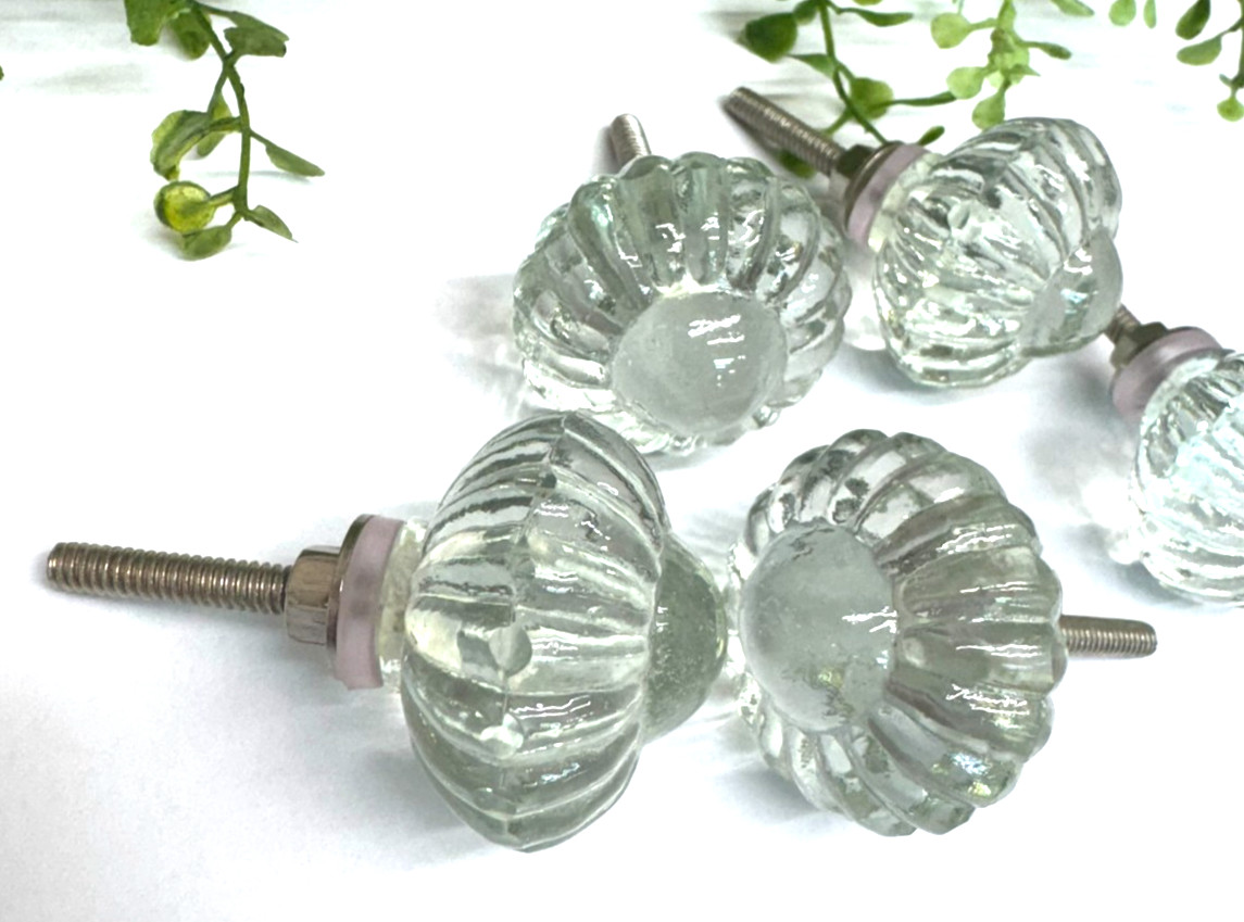 1 Clear Glass 1.38″ round Drawer Pull furniture door knob floral daisy scallop
