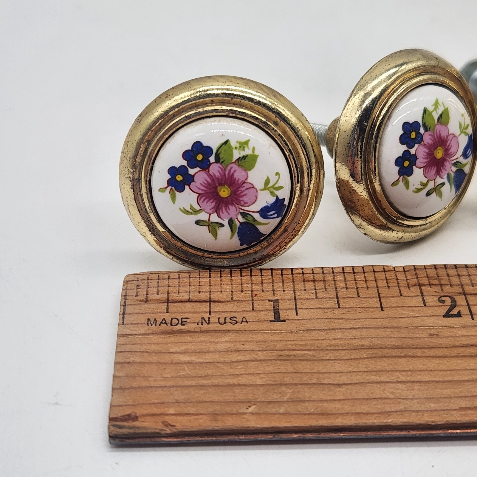 Set of 4 Vtg Ceramic Drawer Knobs Brass Cabinet Pulls Pink Blue Flowers
