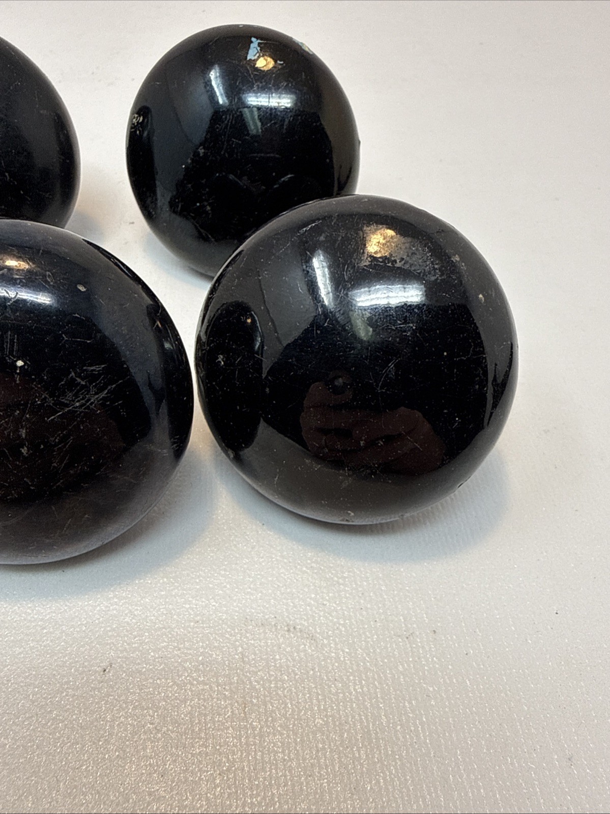 5 – Vintage Round Black Knobs