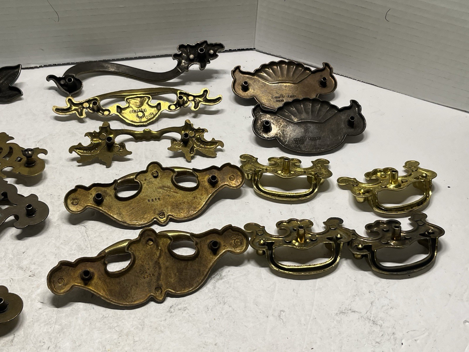 Vintage Lot (19) NOS Miscellaneous Fixed & Drop Bail Draws/Cabinet Pulls