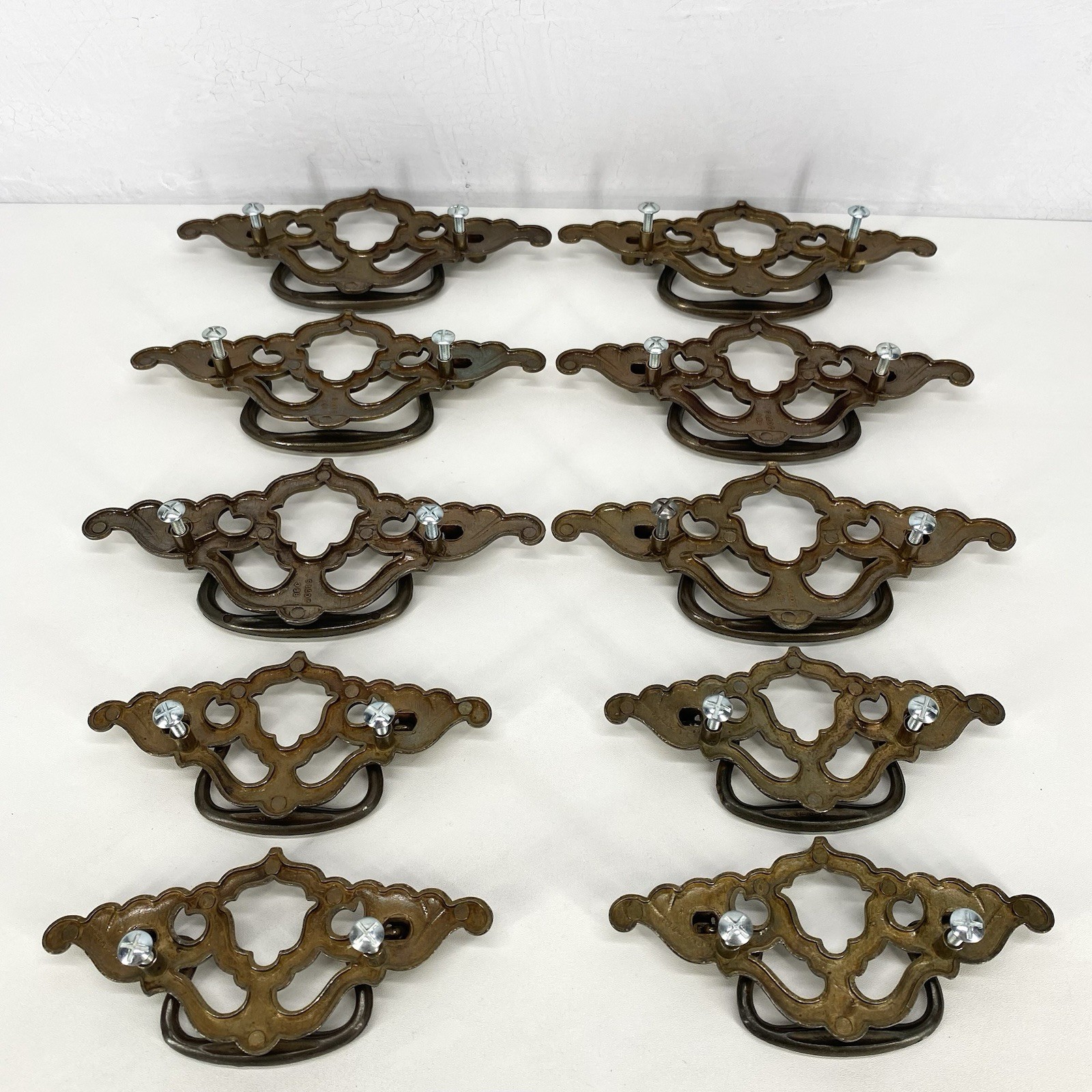 Vintage Antiqued Gold Pierced Bail Pull Drawer Handle Set Of 10 Scalloped