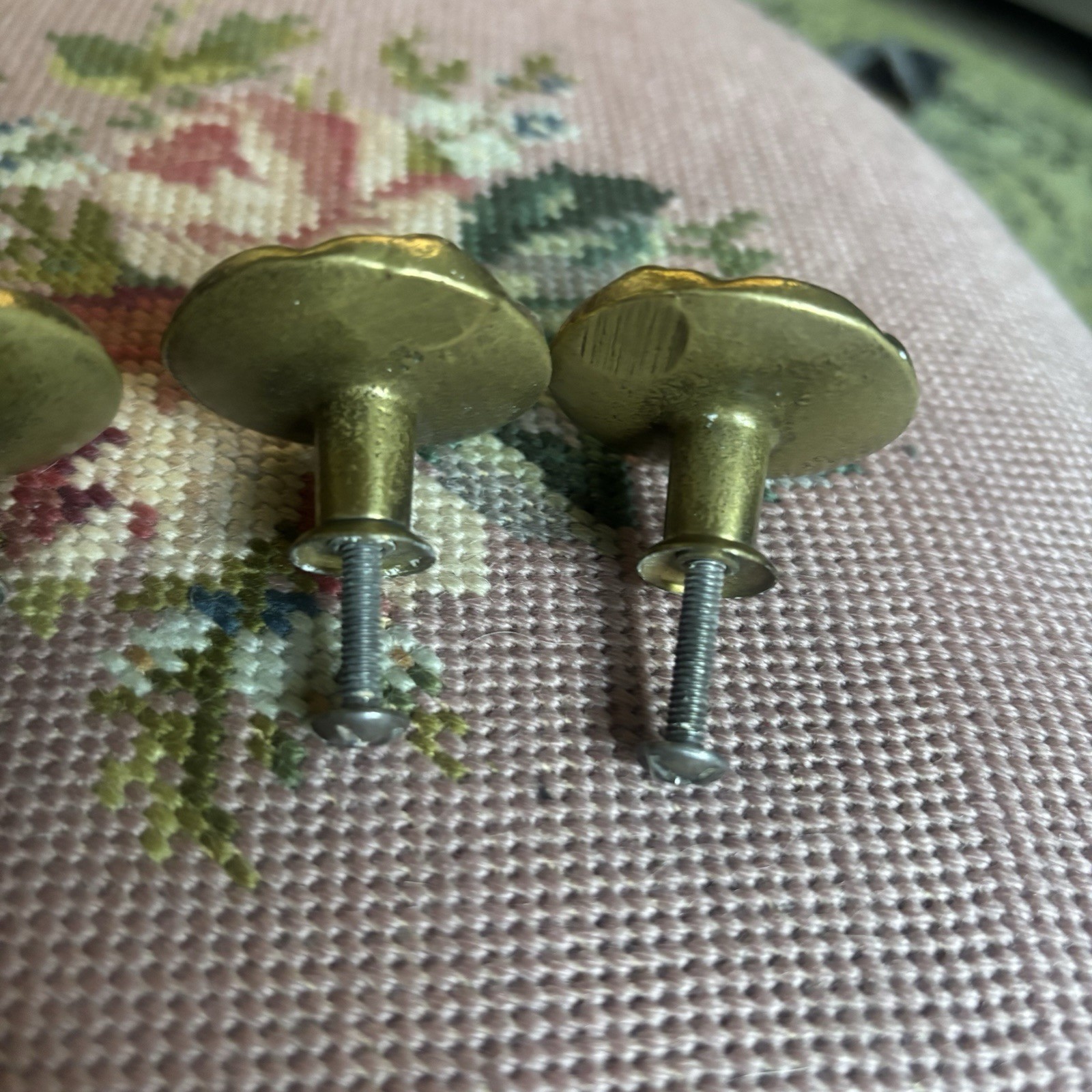 Vintage 60s Brass Ornate Drawer Pulls Floral Cabinet Knobs Round Set of 3 A5739