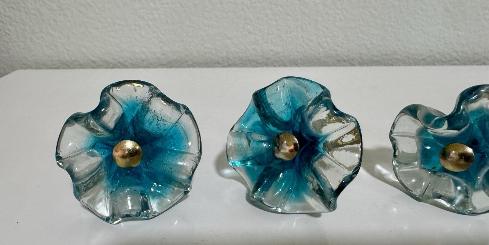 Set Of 4 Vintage(?) Blue Clear Blown Glass Flower Cabinet Drawer Knobs Pulls