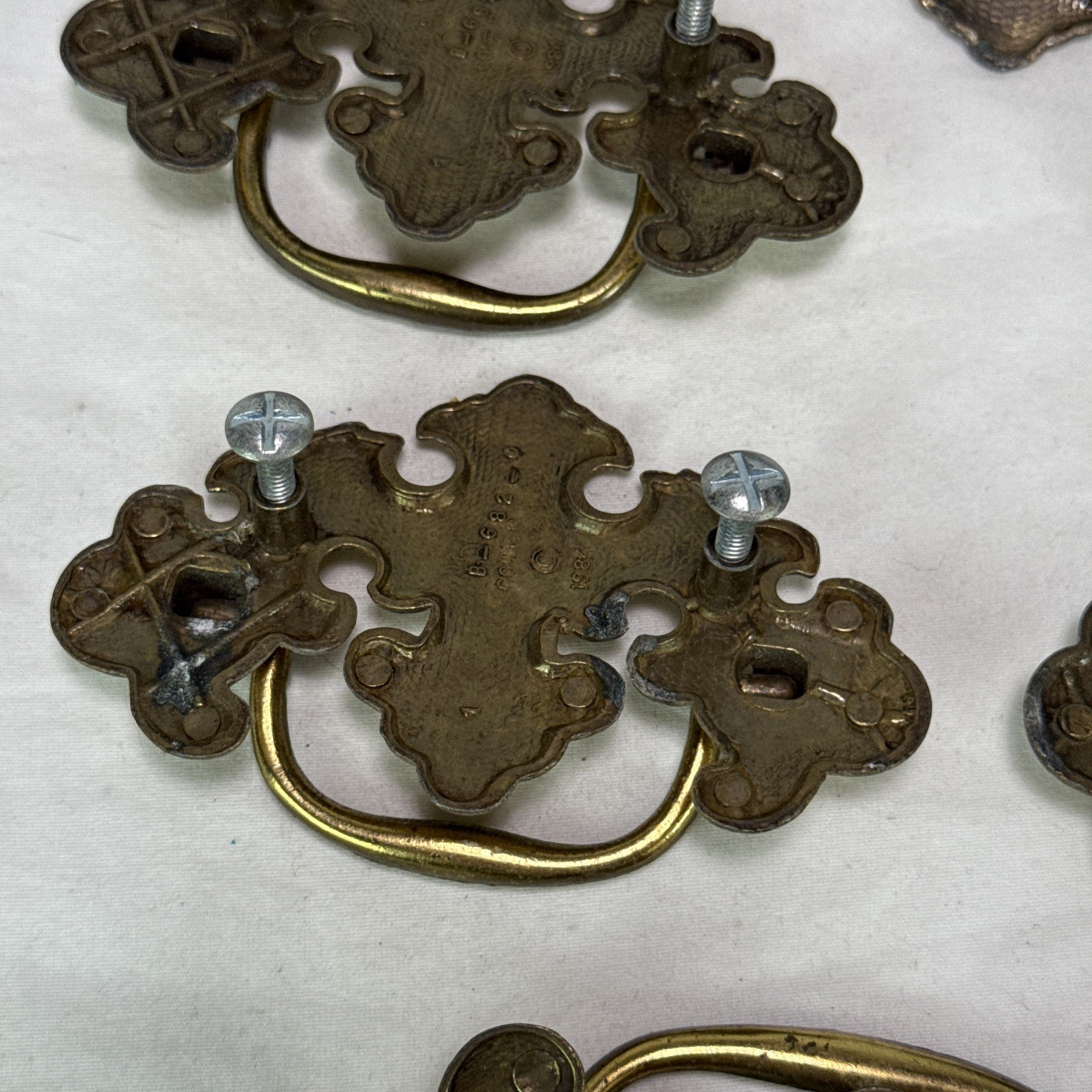 Chippendale Colonial Brass Antique Hardware Batwing Drawer Pulls Handles 6 Total