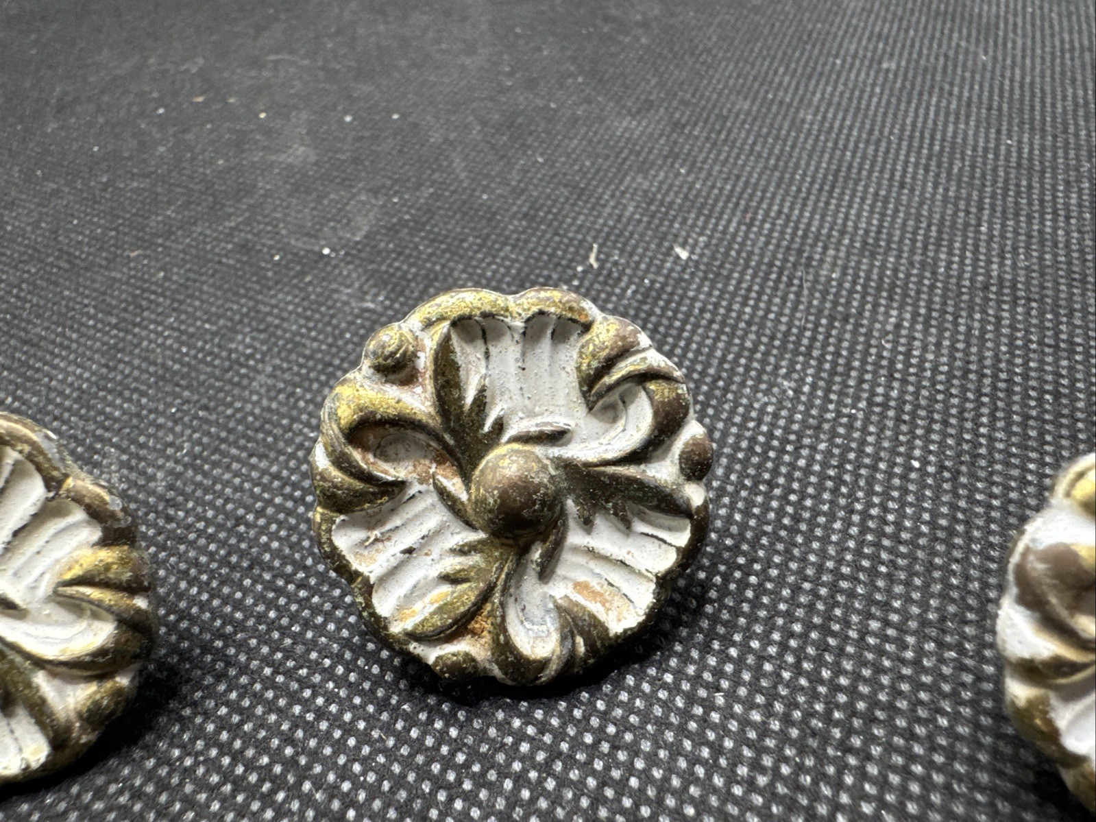 Lot of (4) 1960 Amerock Floral French Provincial Drawer Pulls/Knobs White/ Brass