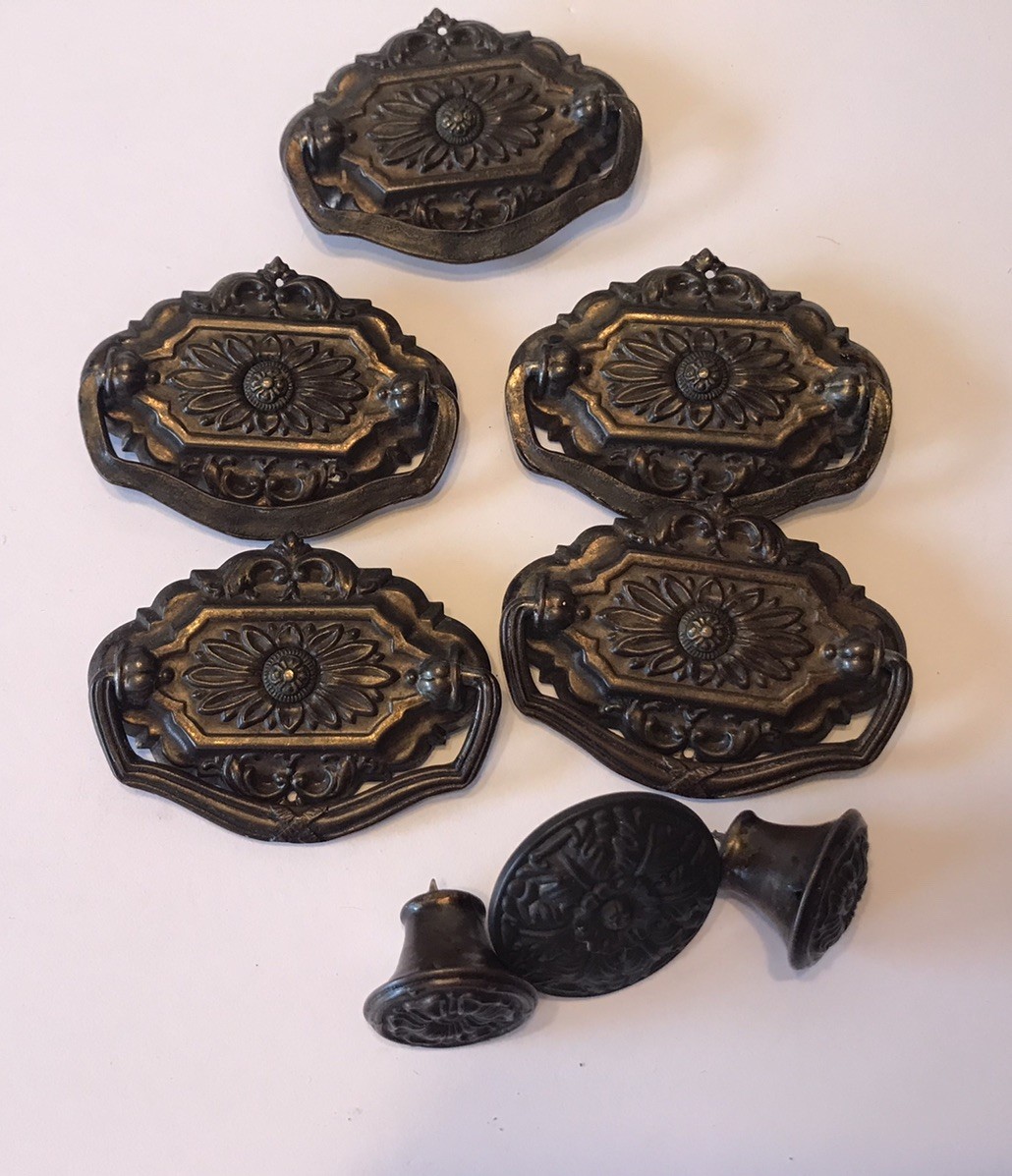 8 Vintage Style Furniture Black/Gold Ornate Metal Knobs & Handles LOT