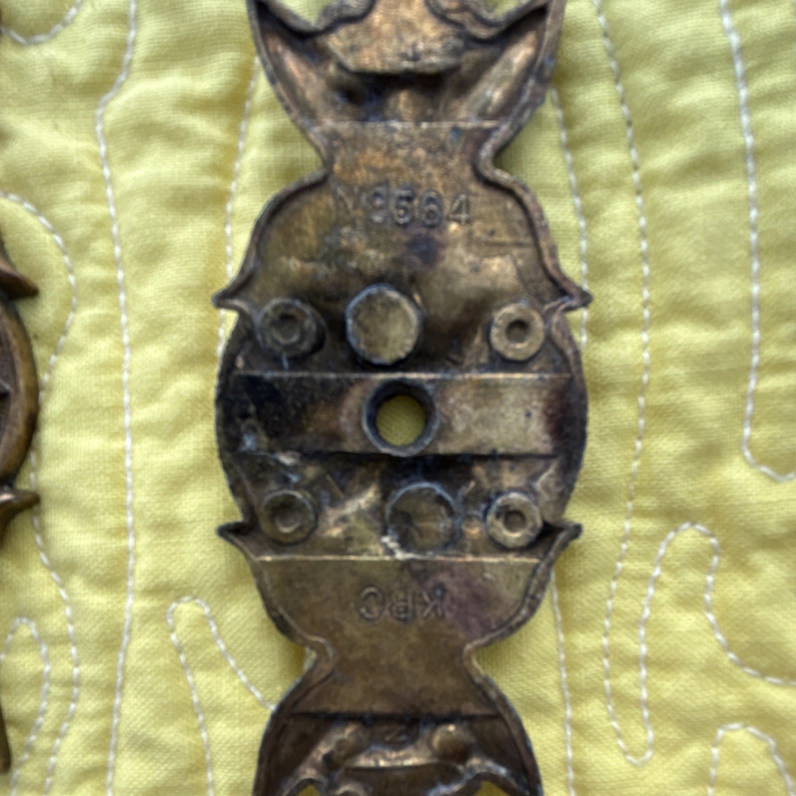 Antique KBC N8564 Brass Bronze Leaf Backplate Drawer Pulls Set 10 count