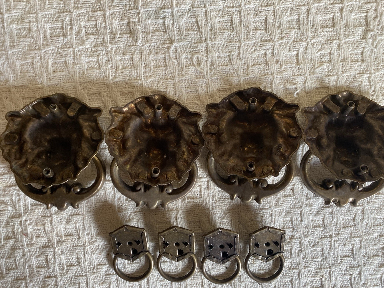 8 VTG Brass Bronze Metal Lion Head Drawer Chest Pulls Victorian Large & Small
