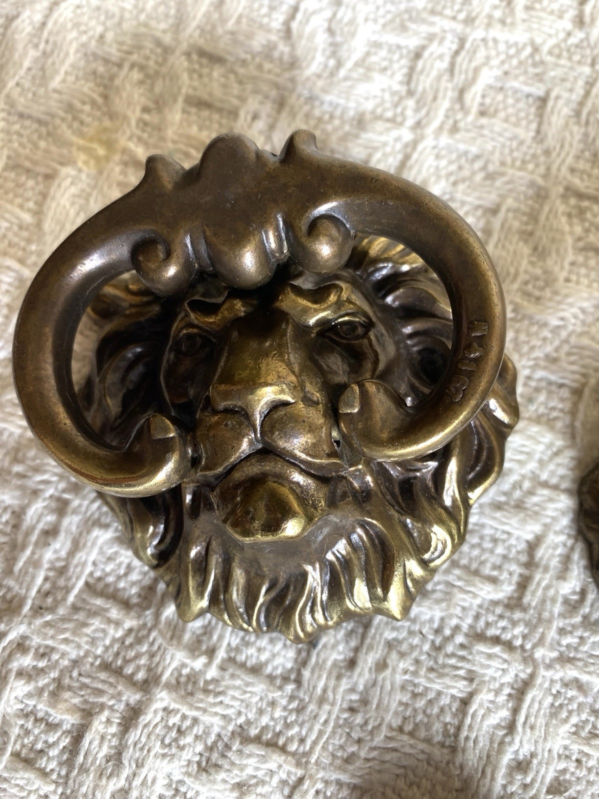 8 VTG Brass Bronze Metal Lion Head Drawer Chest Pulls Victorian Large & Small