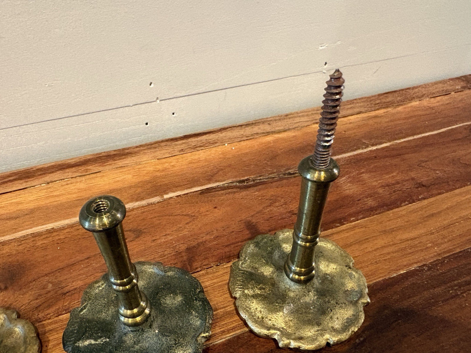 Antique Solid Brass Round Ornate Floral Drawer Cabinet Dresser Knobs/Curtain Tie