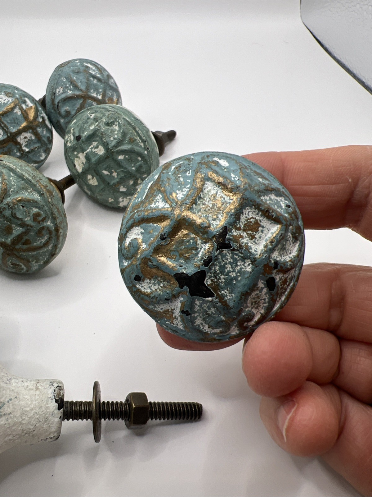9 Vtg Drawer Pulls Knobs Shabby Distressed Turquoise White Brass Tone Hardware