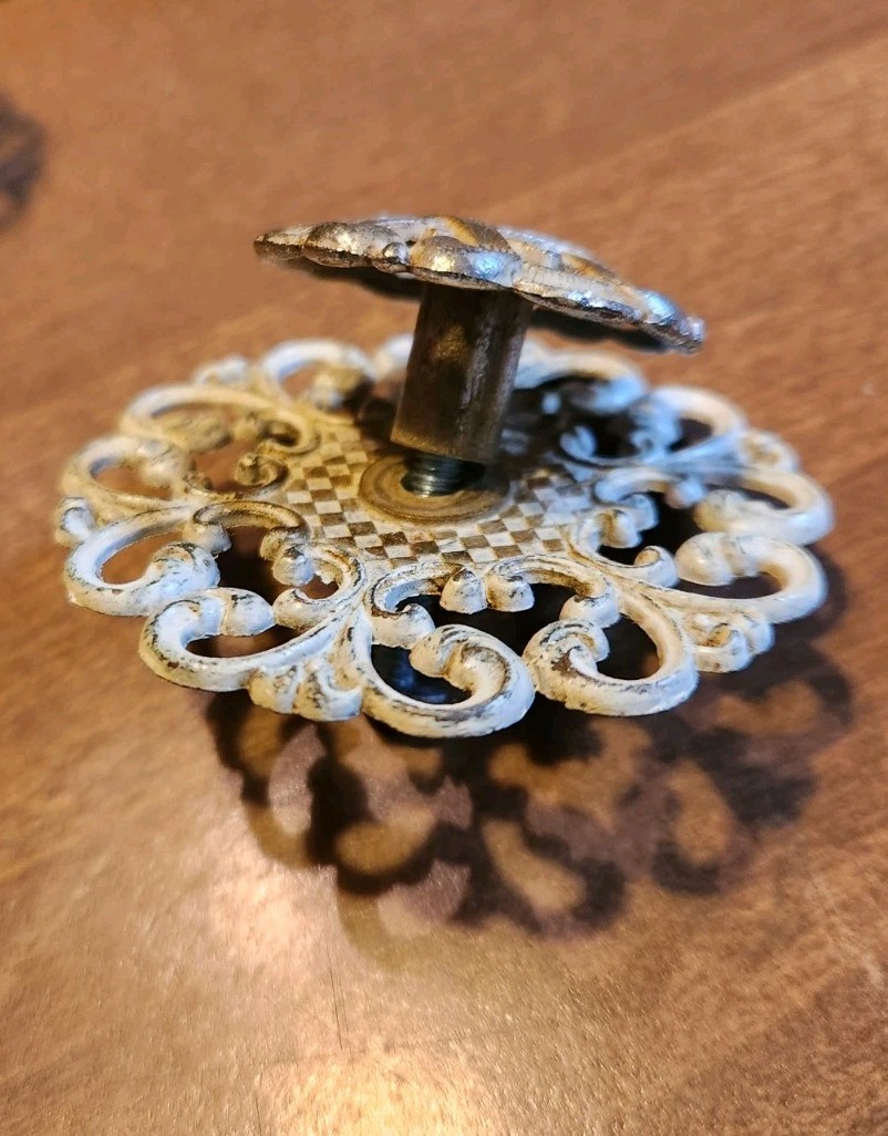 Vintage Lot of 7 Drawer Pull Knobs Handles Decorative 2 Pc Floral Round