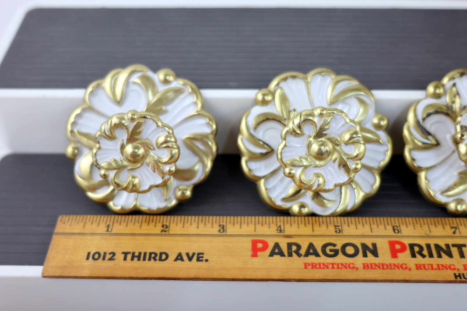 Lot x 4 Amerock Floral French Provincial Drawer Pull Knobs White/Brass Backplate