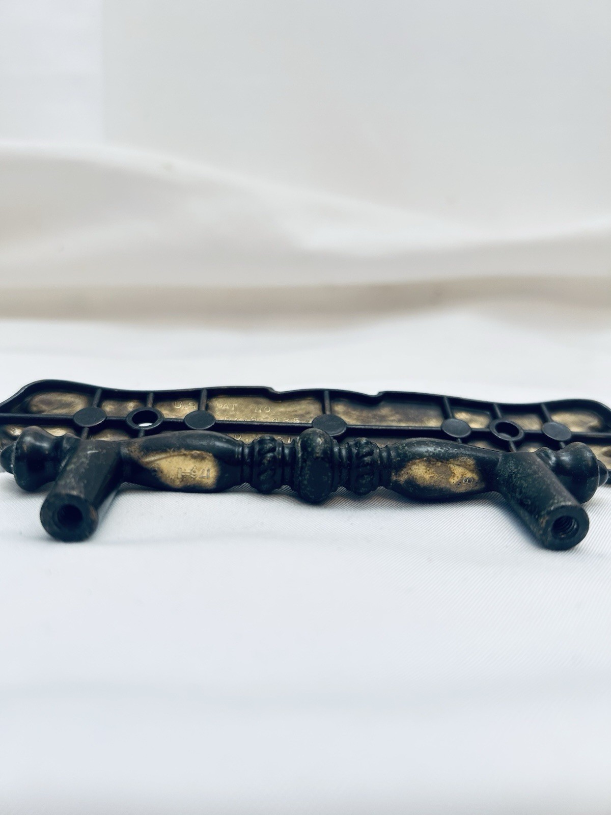 Amerock 176 Carriage 1971 Dark Hammered Brass Pull Handle & Backplate 3″ Centers
