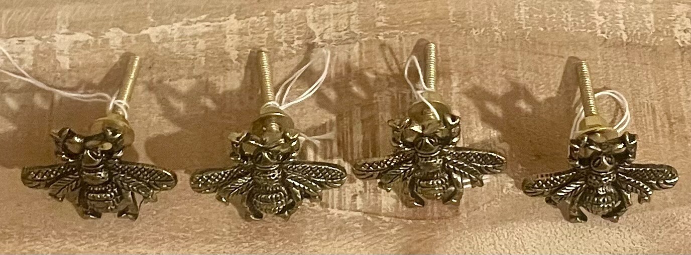2; Antique-Gold Metal Drawer Pulls Handles Bee Vintage-Brass Cabinet Door Knobs