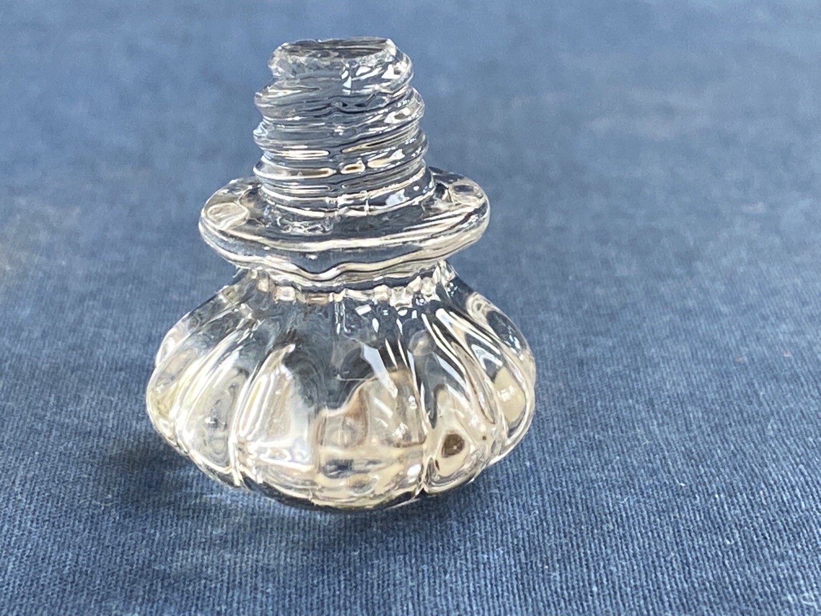 Antique Clear Glass Round Scalloped Drawer Pull Knob 1″ with Glass Screw