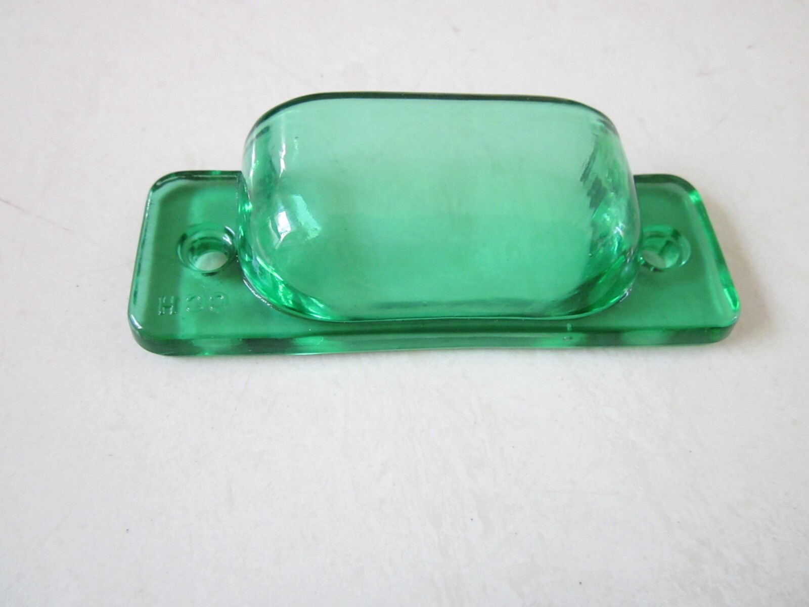 2 EMERALD GREEN GLASS CABINT PULLS DRAWER HANDELS VINTAGE STYLE