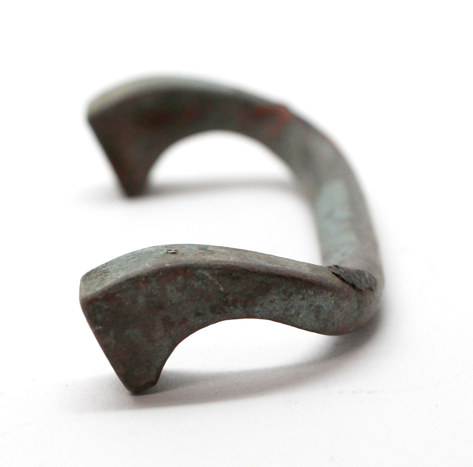Antique 3.5 in. Classic Bronze Bridge Drawer Pull