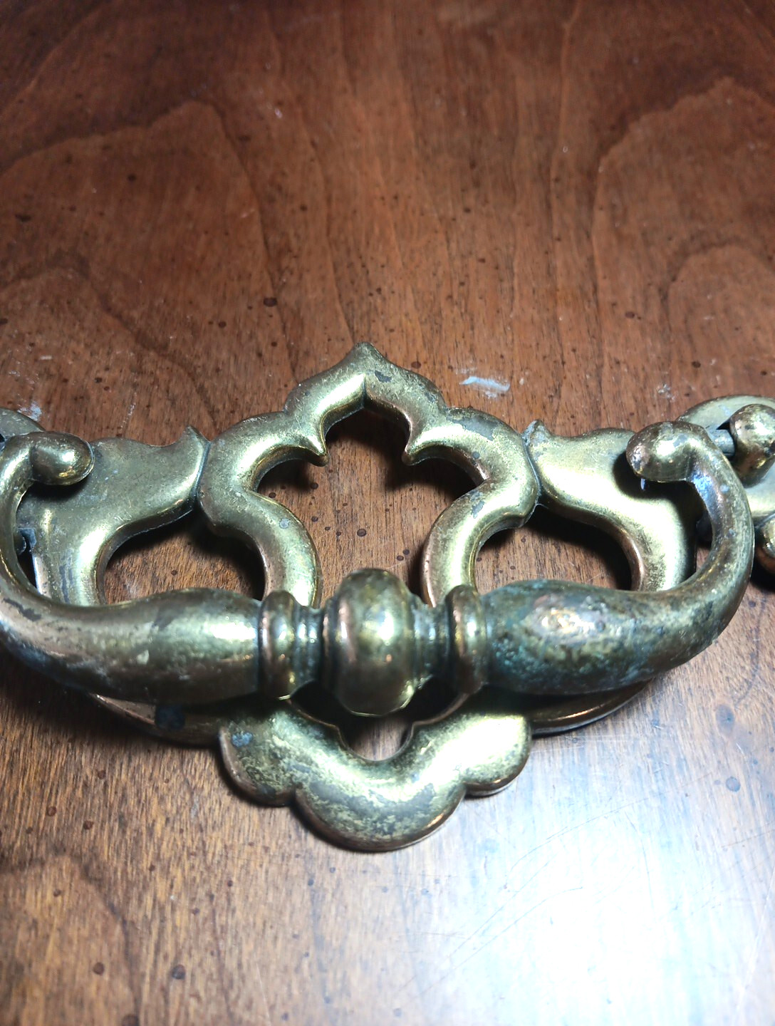 Vintage Brass Bat Wing Bail Drop Handle Ornate Dresser Drawer Pull 5.5″W B447-0