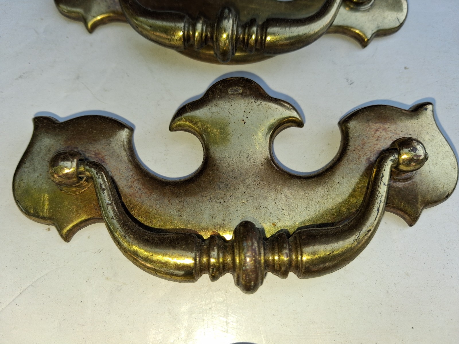 LOT OF VINTAGE ORNATE PULLS DRAWER HANDLES NO HARDWARE